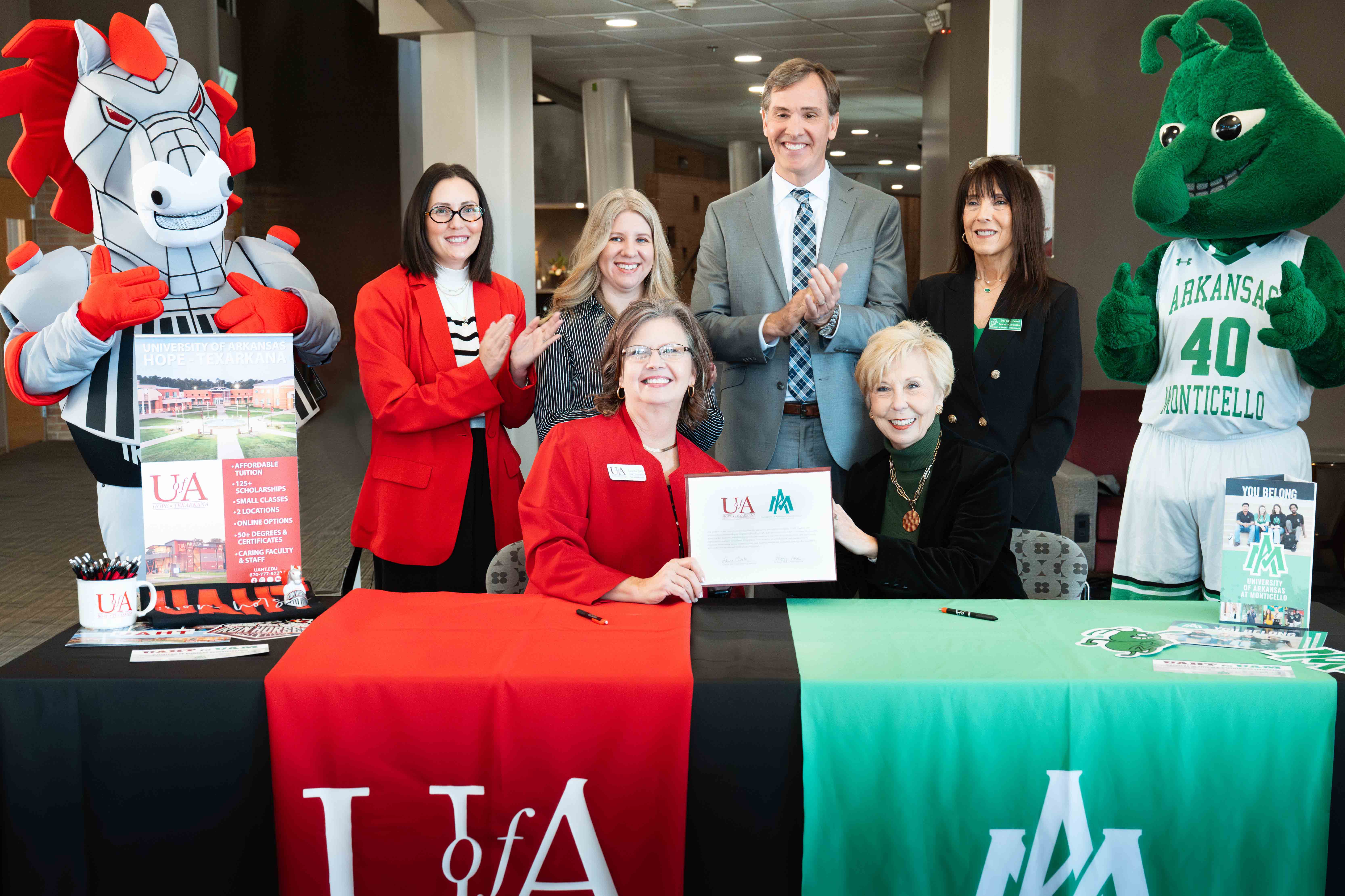 UAHTtoUAMAnnouncement-Signing-1